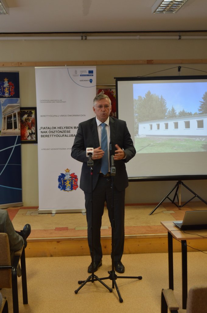 Fecskelakások átadása 04